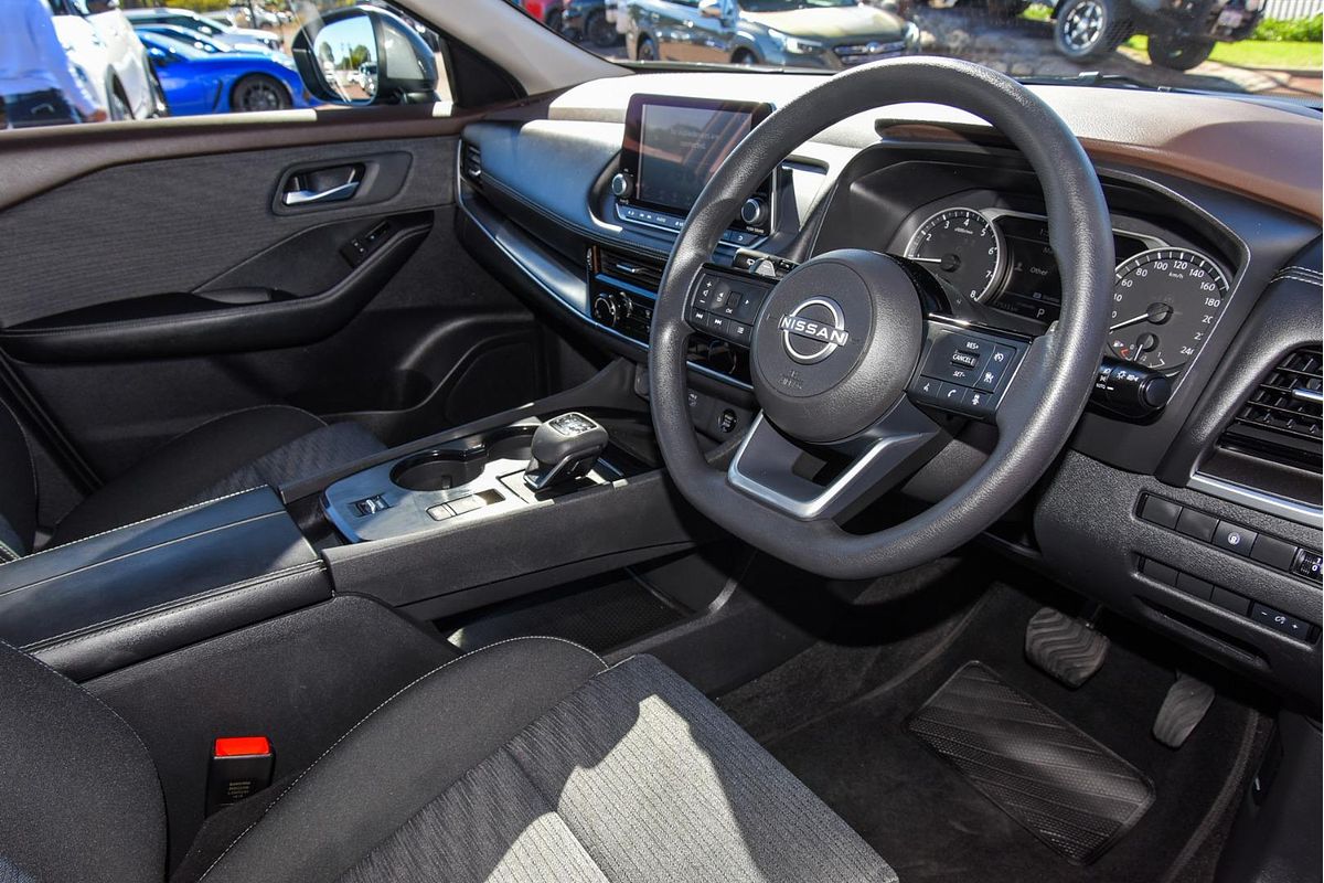 2024 Nissan X-TRAIL ST T33