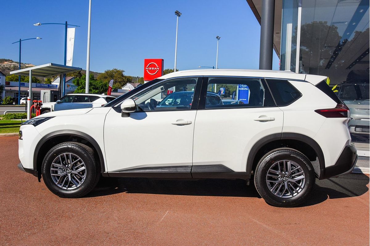 2024 Nissan X-TRAIL ST T33