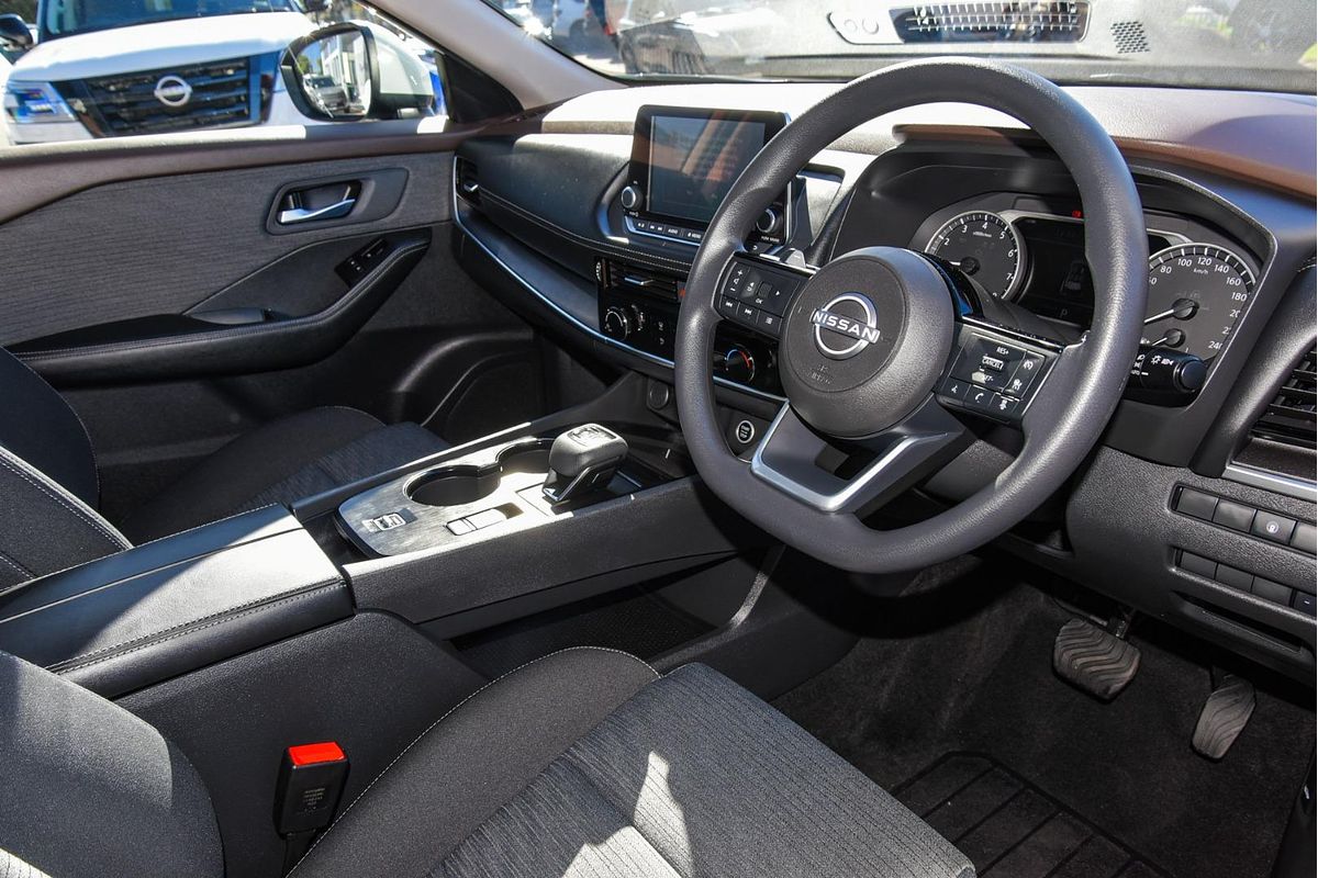 2024 Nissan X-TRAIL ST T33