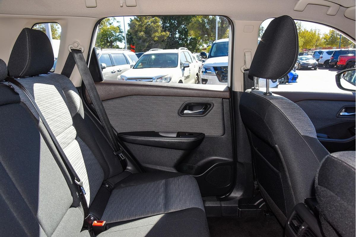 2024 Nissan X-TRAIL ST T33