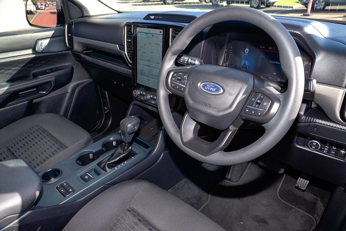 2022 Ford Everest Ambiente