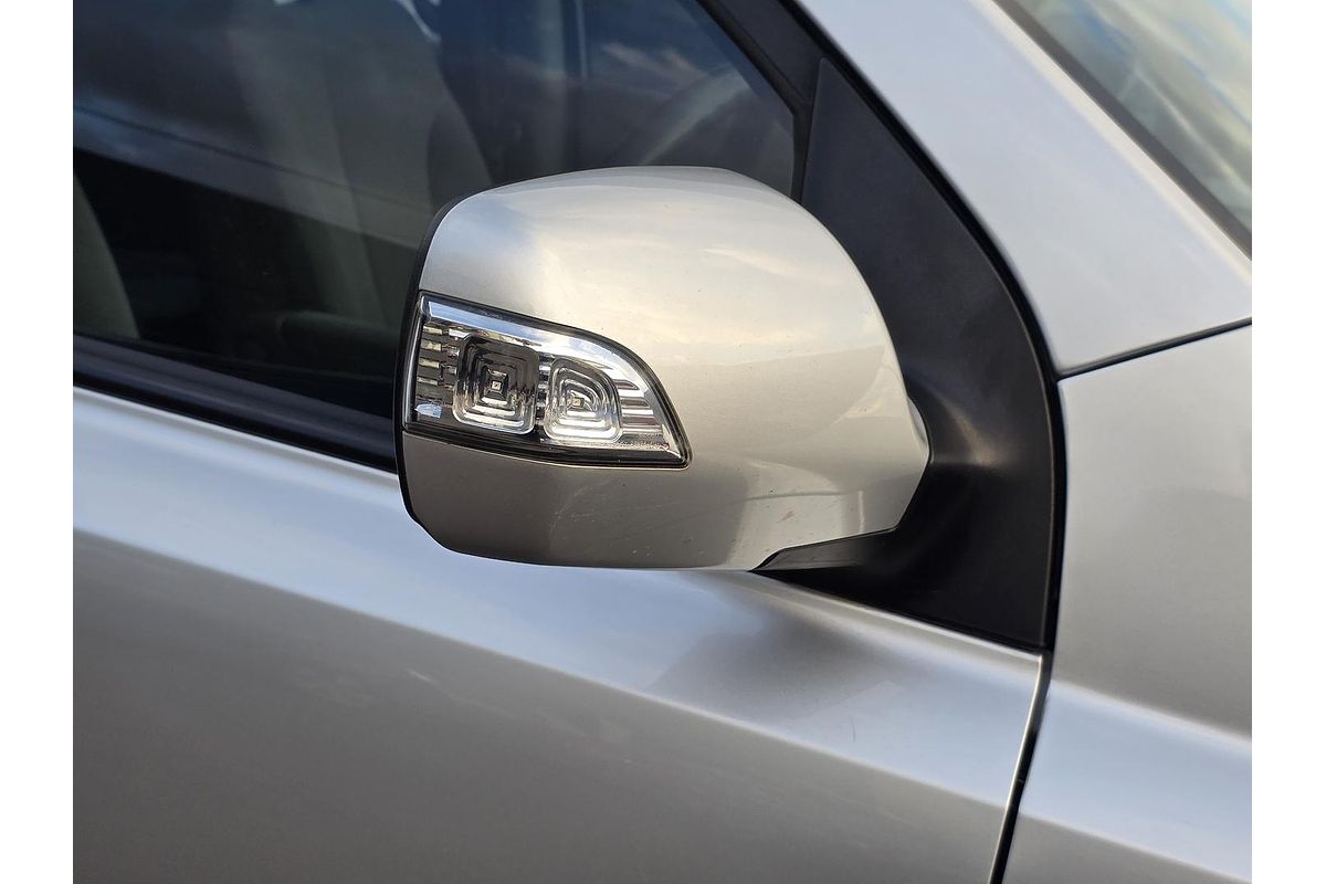 2013 Kia Grand Carnival Si VQ