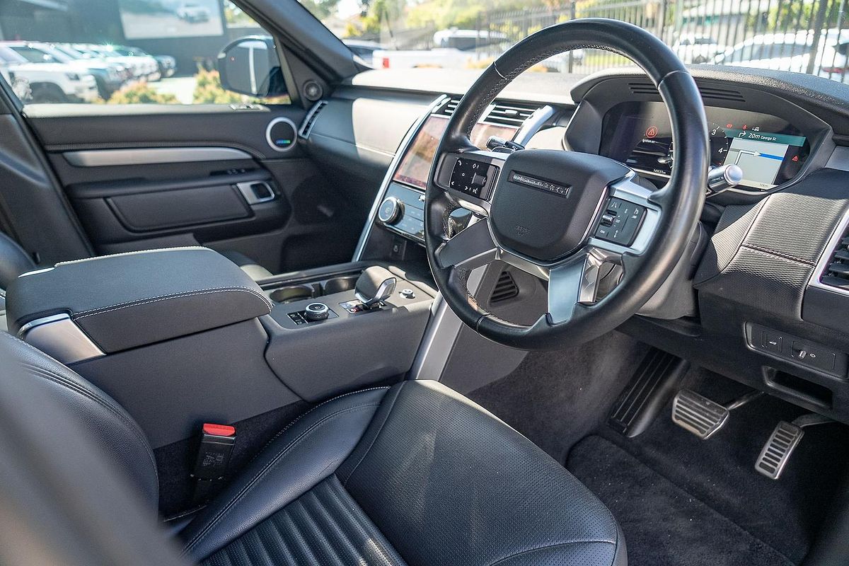 2020 Land Rover Discovery D300 R-Dynamic SE Series 5