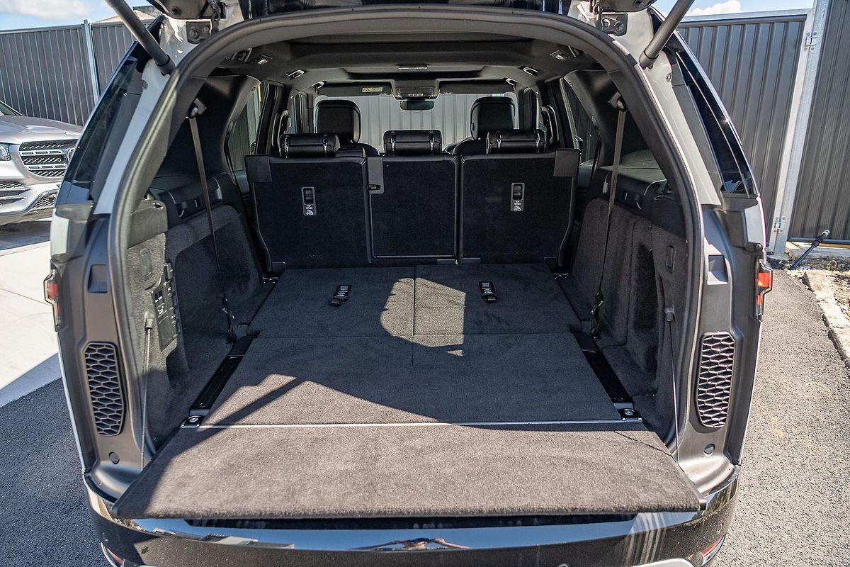 2020 Land Rover Discovery D300 R-Dynamic SE Series 5