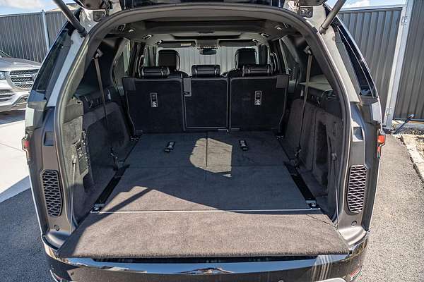 2020 Land Rover Discovery D300 R-Dynamic SE Series 5