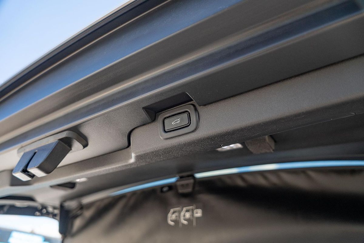 2020 Land Rover Discovery D300 R-Dynamic SE Series 5