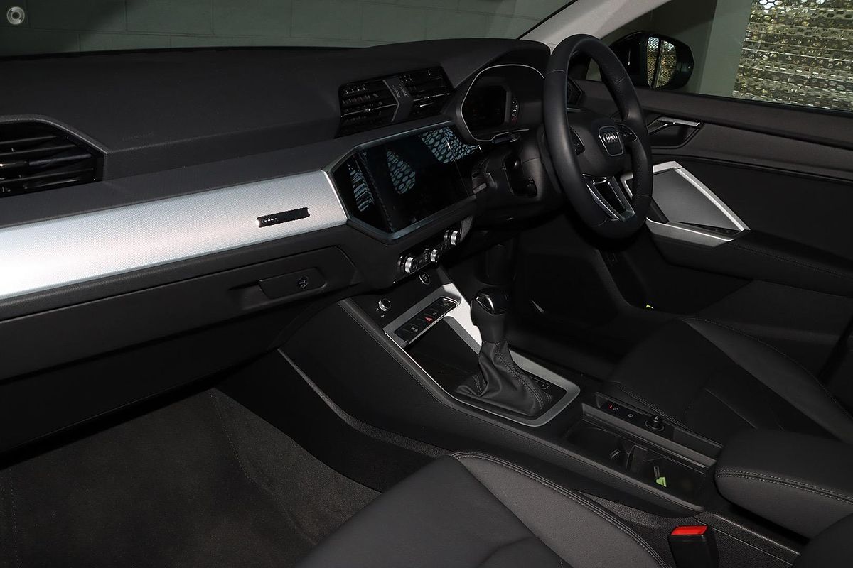 2024 Audi Q3 35 TFSI F3