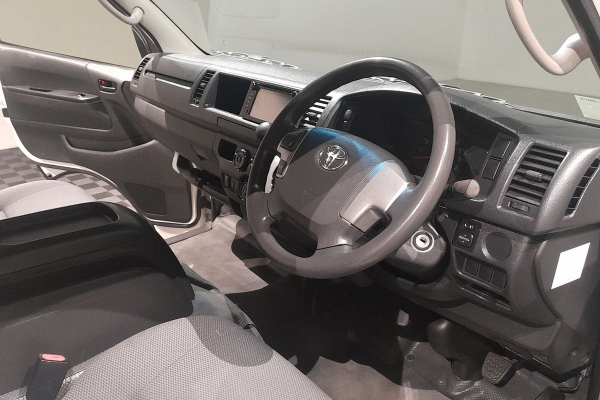 2018 Toyota Hiace Commuter KDH223R