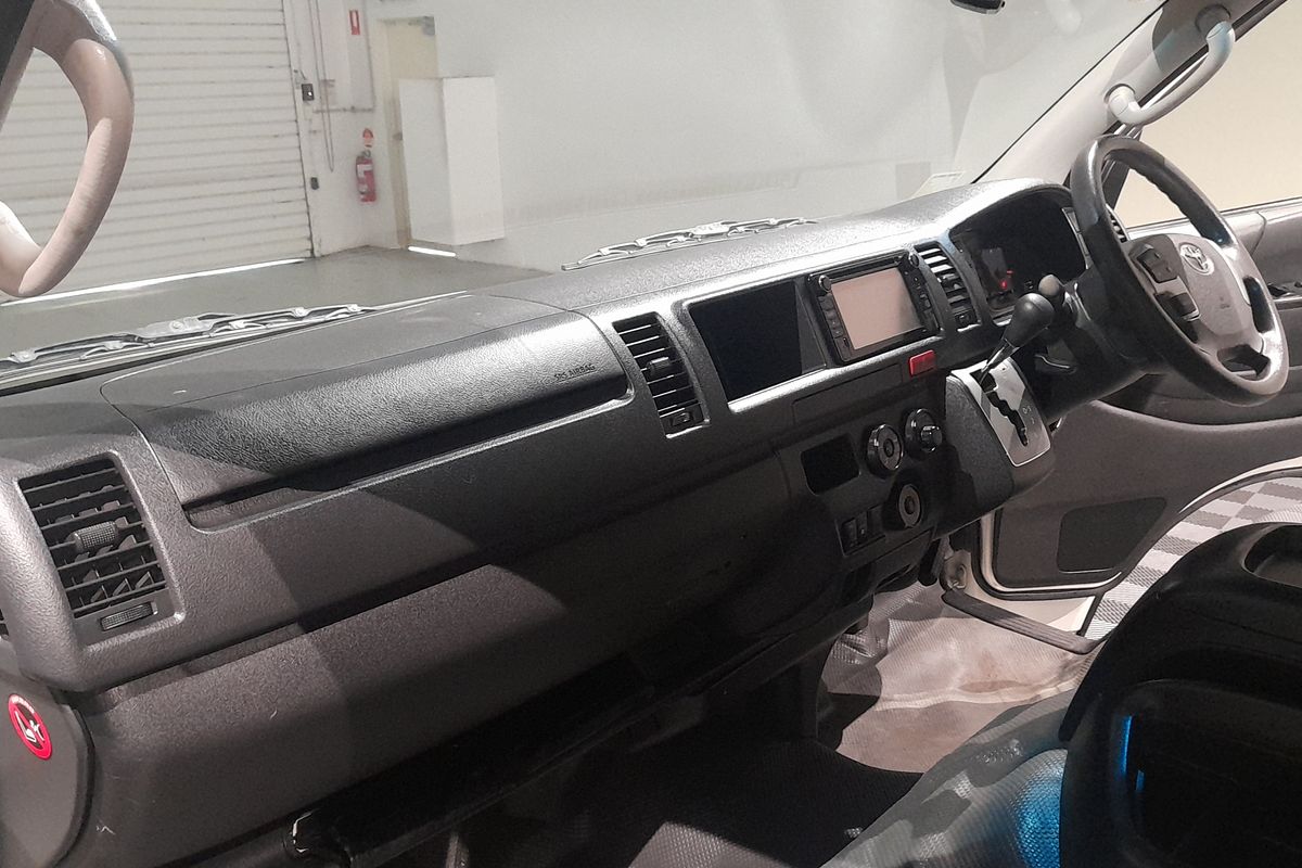 2018 Toyota Hiace Commuter KDH223R