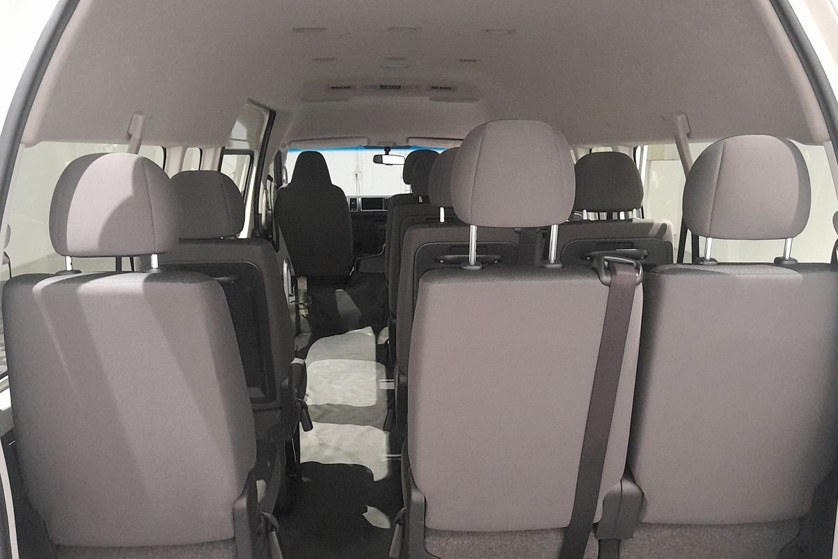 2018 Toyota Hiace Commuter KDH223R