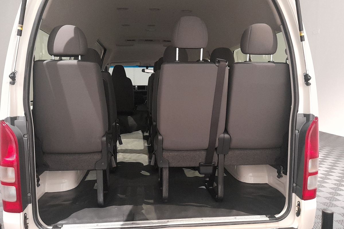 2018 Toyota Hiace Commuter KDH223R