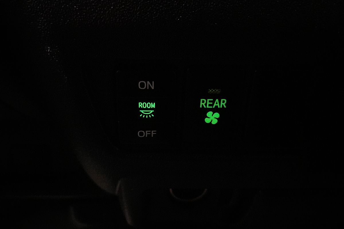 2018 Toyota Hiace Commuter KDH223R
