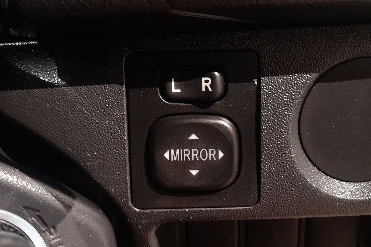 2018 Toyota Hiace Commuter KDH223R