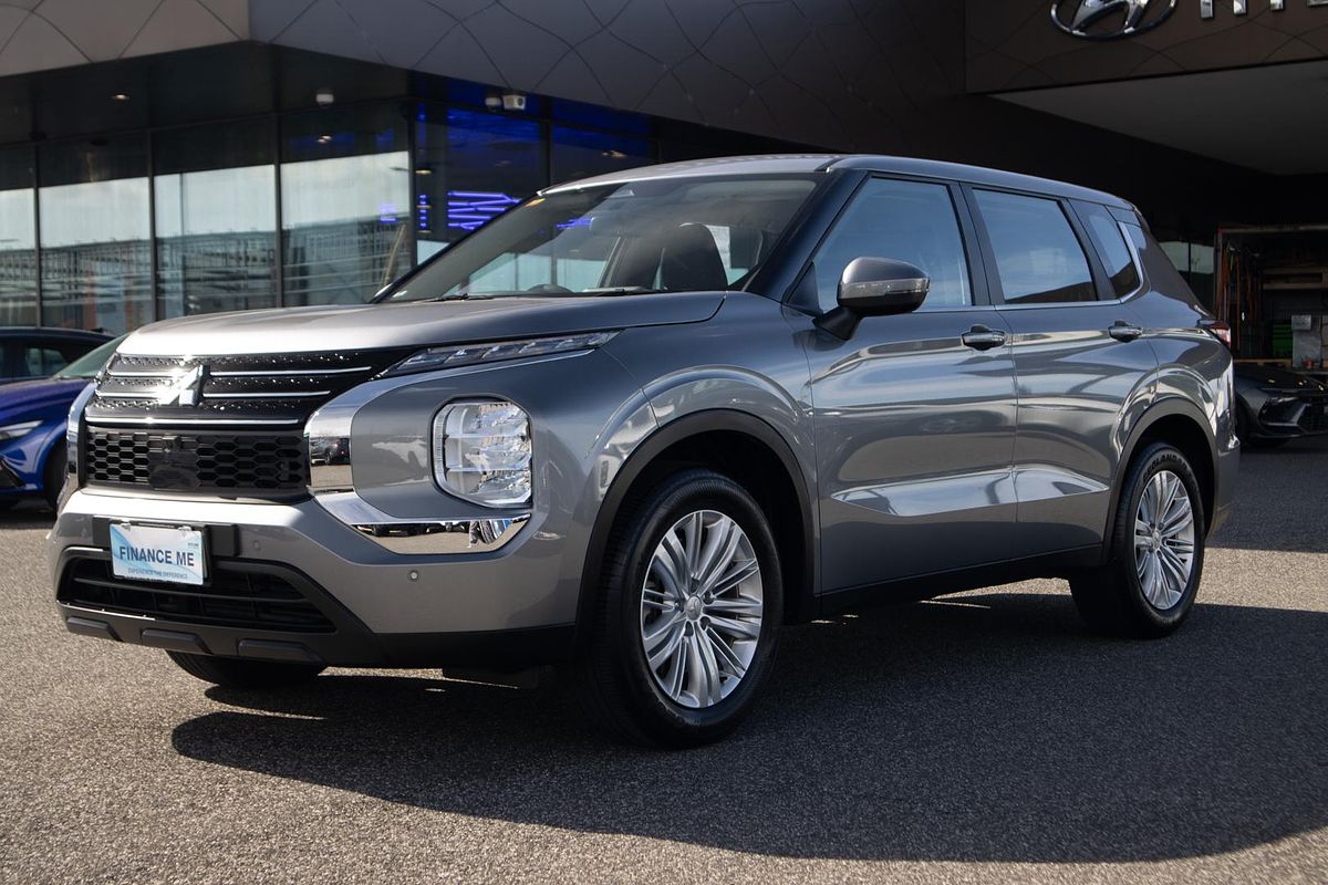 2023 Mitsubishi Outlander ES ZM