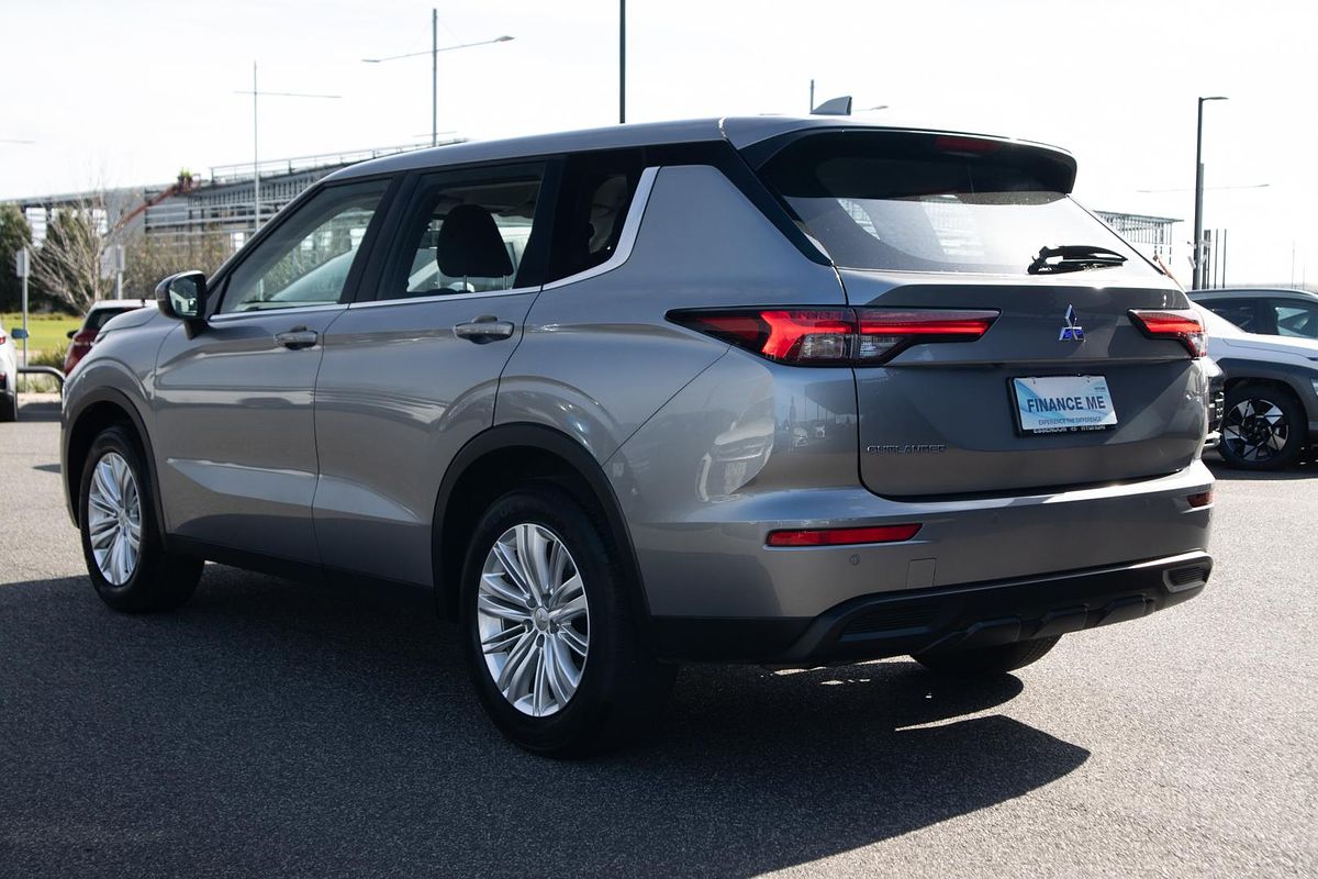 2023 Mitsubishi Outlander ES ZM