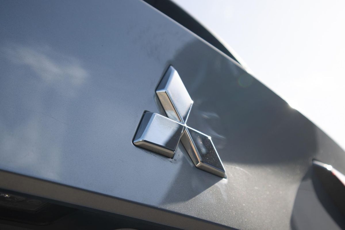 2023 Mitsubishi Outlander ES ZM