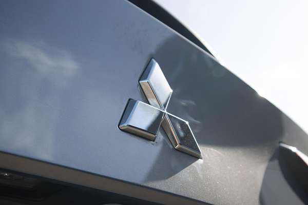 2023 Mitsubishi Outlander ES ZM