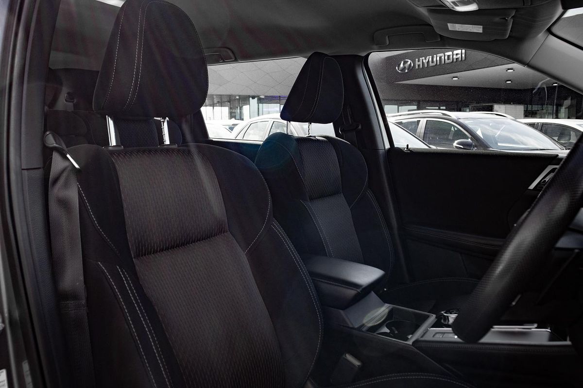 2023 Mitsubishi Outlander ES ZM