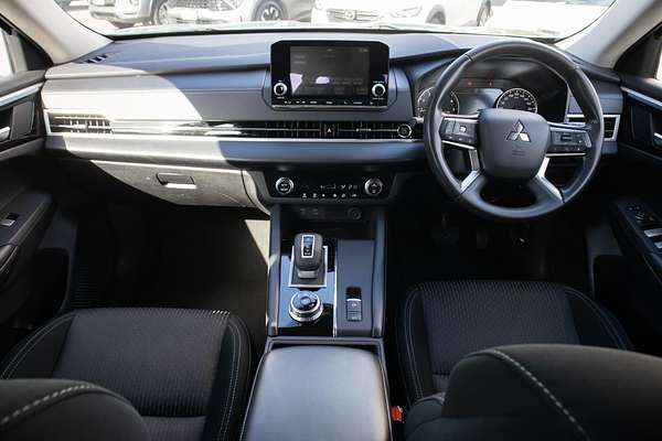 2023 Mitsubishi Outlander ES ZM