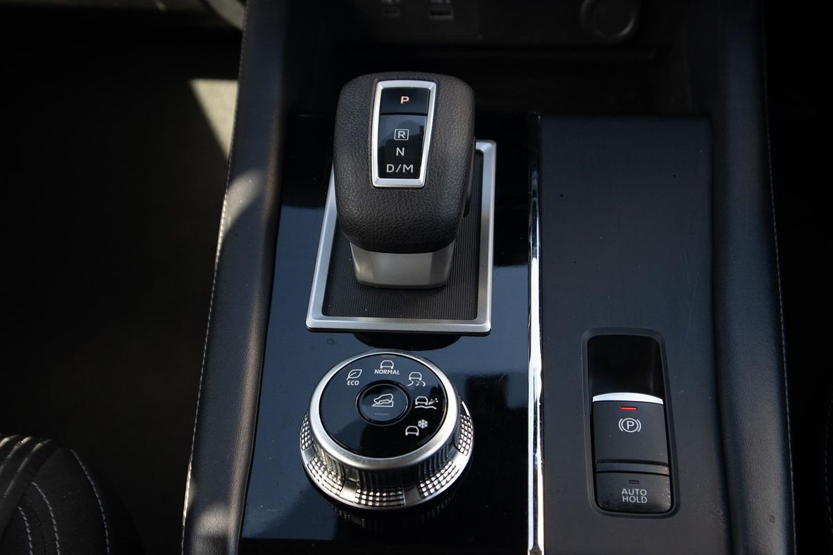2023 Mitsubishi Outlander ES ZM