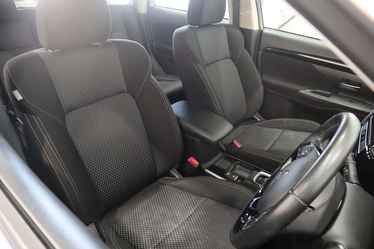 2018 Mitsubishi Outlander ES ADAS ZL