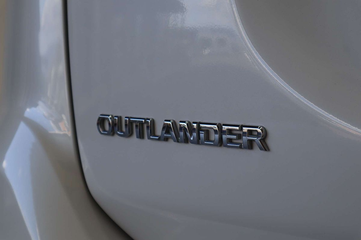 2018 Mitsubishi Outlander ES ADAS ZL