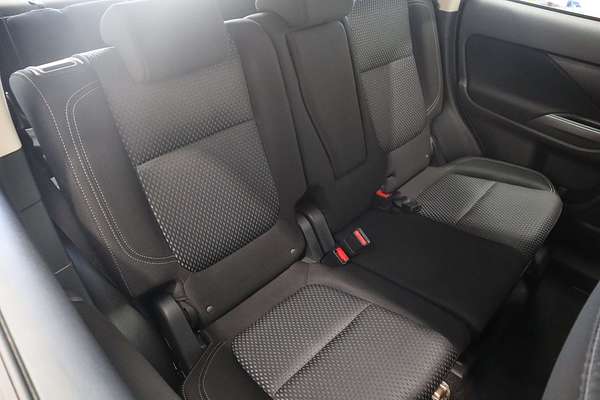 2018 Mitsubishi Outlander ES ADAS ZL