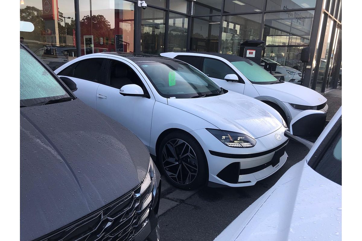 2024 Hyundai IONIQ 6 DYNAMIQ CE.V2