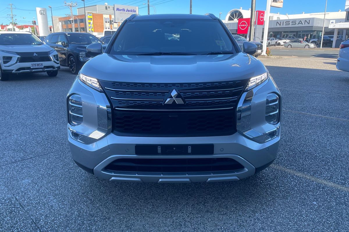 2024 Mitsubishi Outlander LS ZM