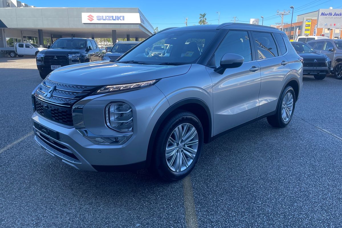 2024 Mitsubishi Outlander LS ZM