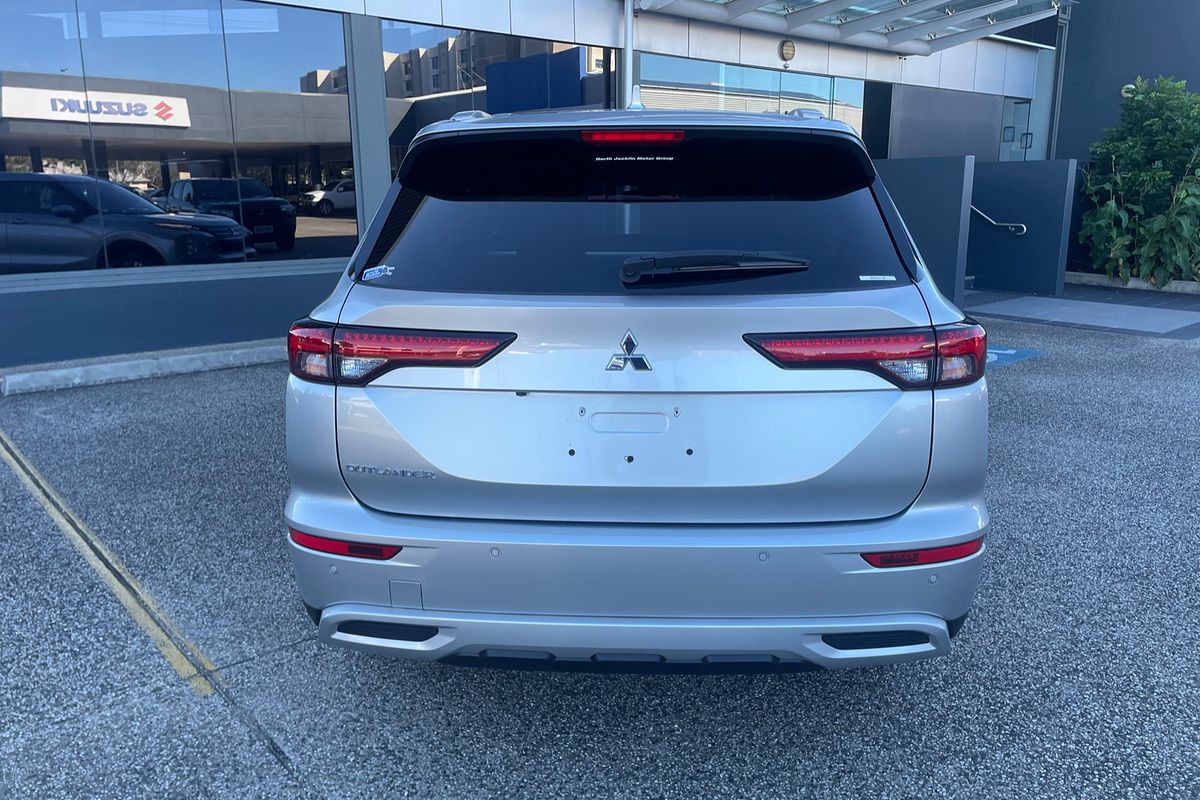 2024 Mitsubishi Outlander LS ZM
