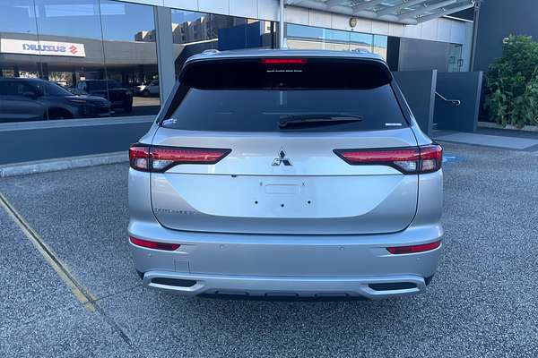 2024 Mitsubishi Outlander LS ZM
