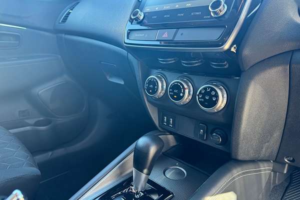 2024 Mitsubishi ASX ES XD