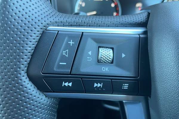 2024 Mitsubishi Outlander LS ZM