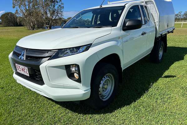 2021 Mitsubishi Triton GLX MR 4X4
