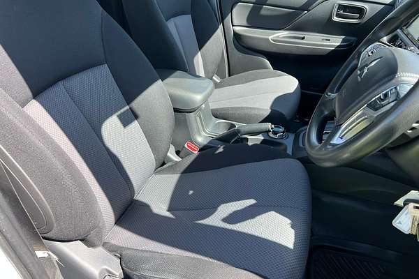 2021 Mitsubishi Triton GLX MR 4X4