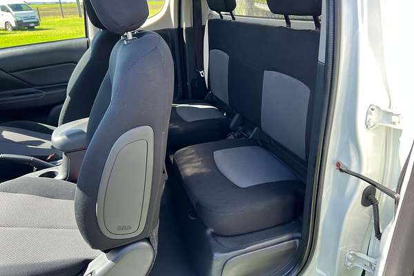 2021 Mitsubishi Triton GLX MR 4X4