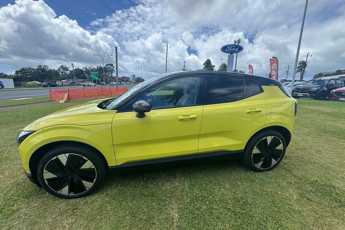 2023 Volvo EX30 Single Motor Extended Range Plus