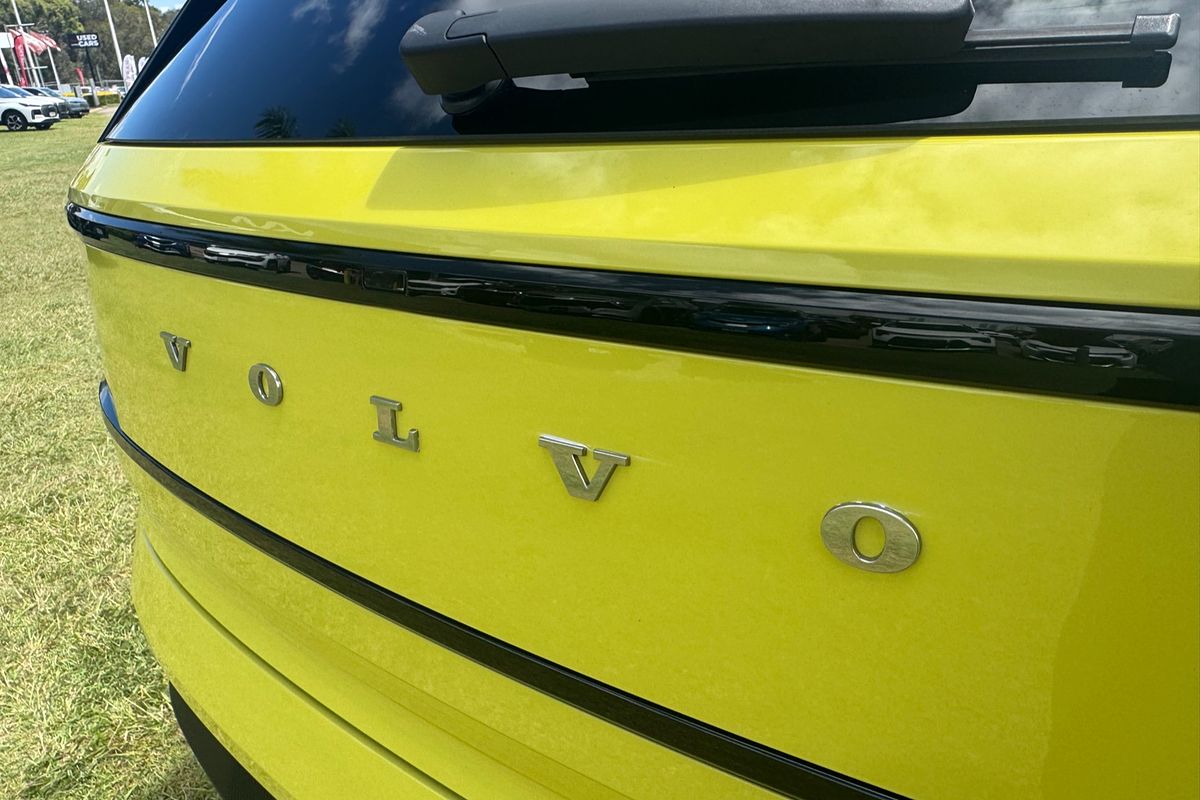 2023 Volvo EX30 Single Motor Extended Range Plus