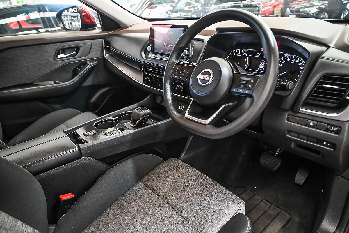 2024 Nissan X-TRAIL ST T33