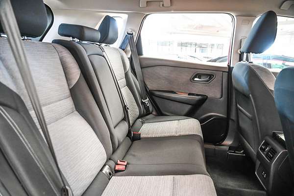2024 Nissan X-TRAIL ST T33
