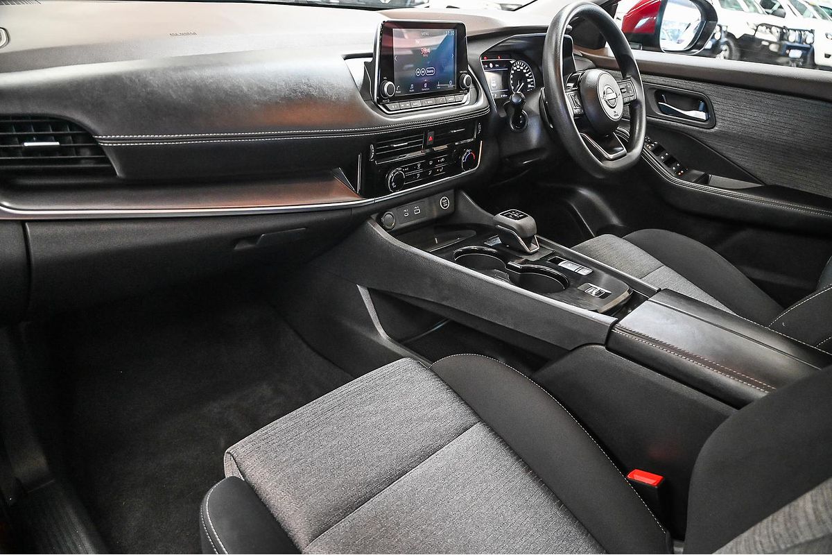 2024 Nissan X-TRAIL ST T33