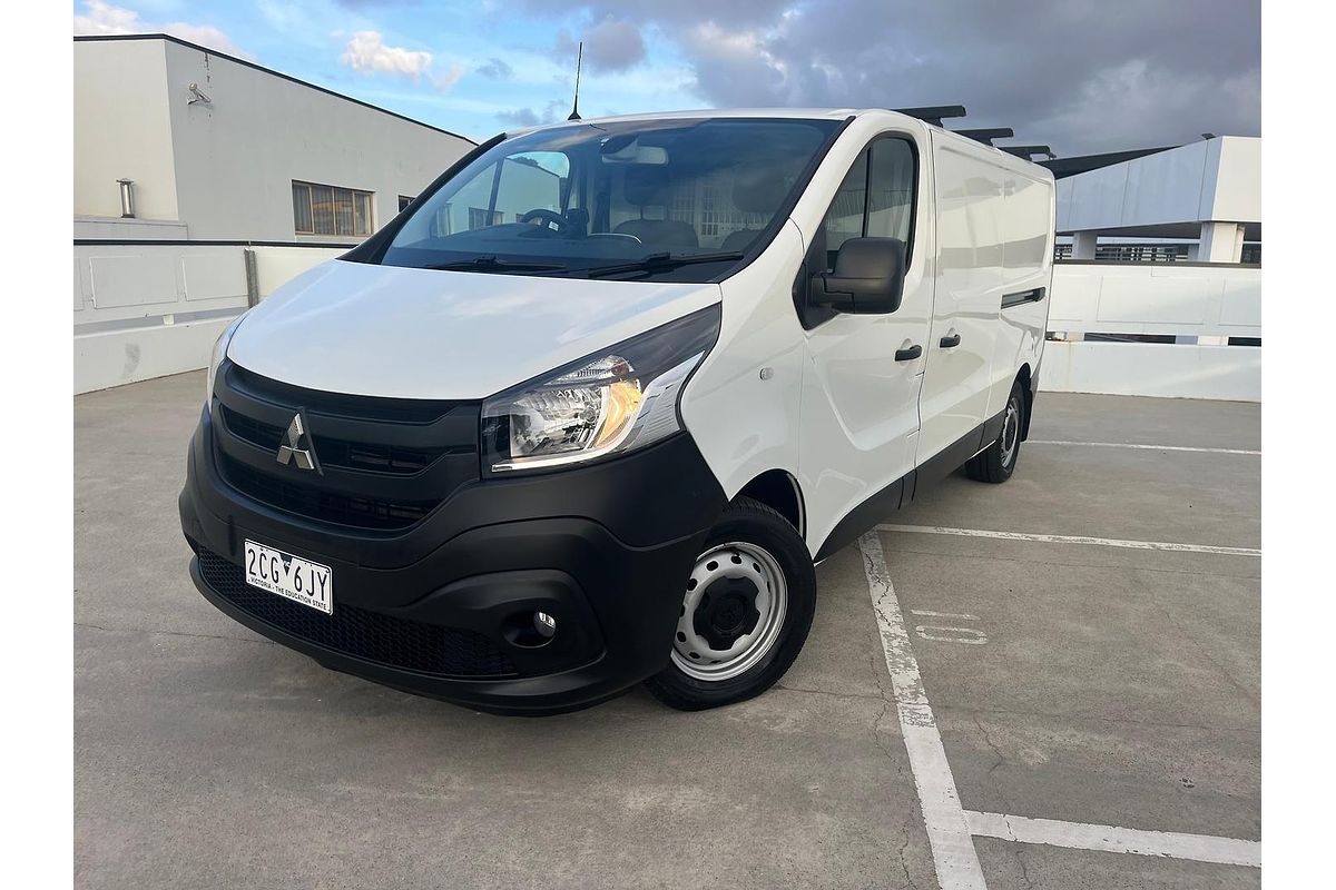 2022 Mitsubishi Express GLX SN LWB