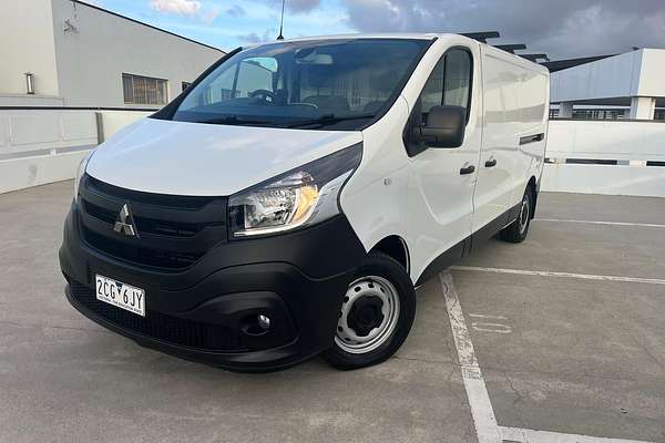 2022 Mitsubishi Express GLX SN LWB