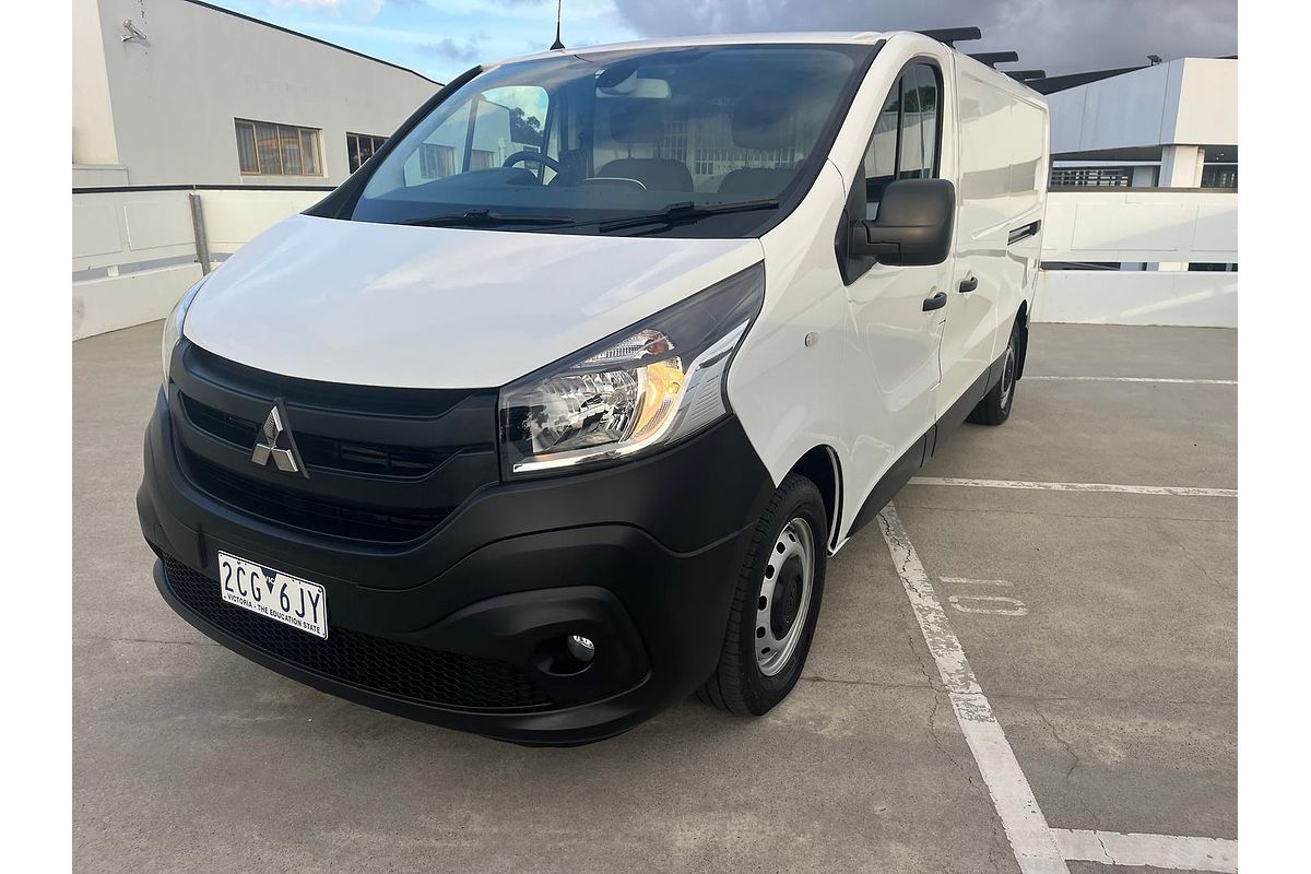 2022 Mitsubishi Express GLX SN LWB