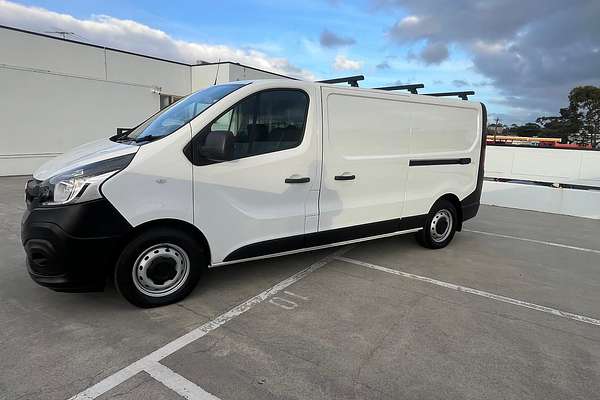 2022 Mitsubishi Express GLX SN LWB