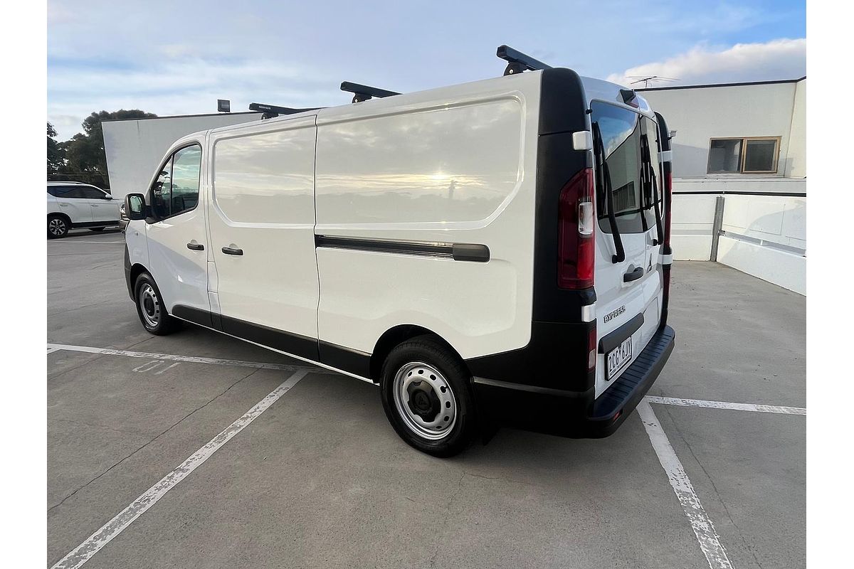 2022 Mitsubishi Express GLX SN LWB