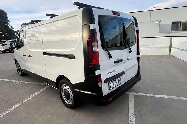 2022 Mitsubishi Express GLX SN LWB