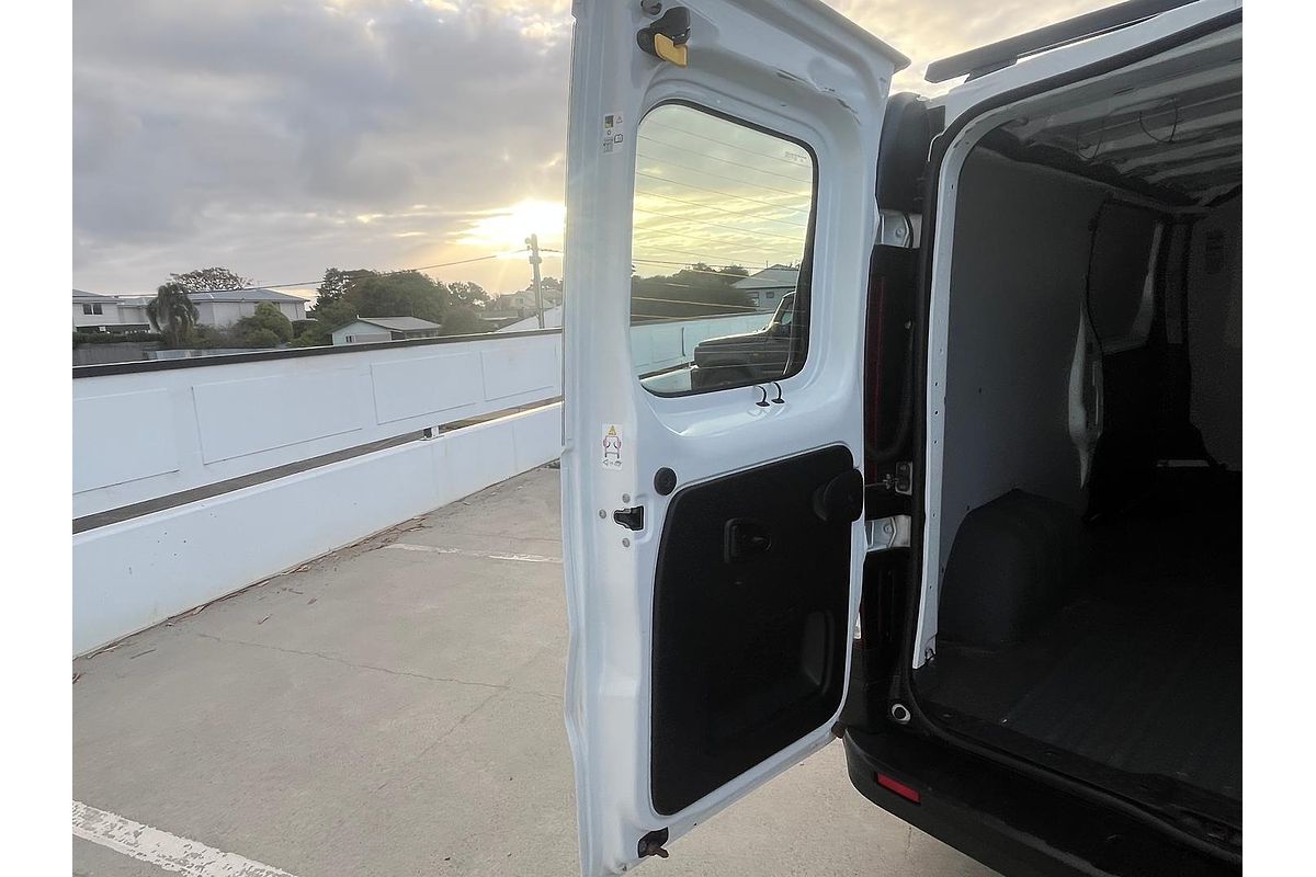 2022 Mitsubishi Express GLX SN LWB
