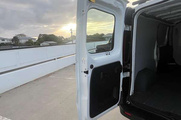 2022 Mitsubishi Express GLX SN LWB